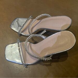 Woman high heel (never worn)